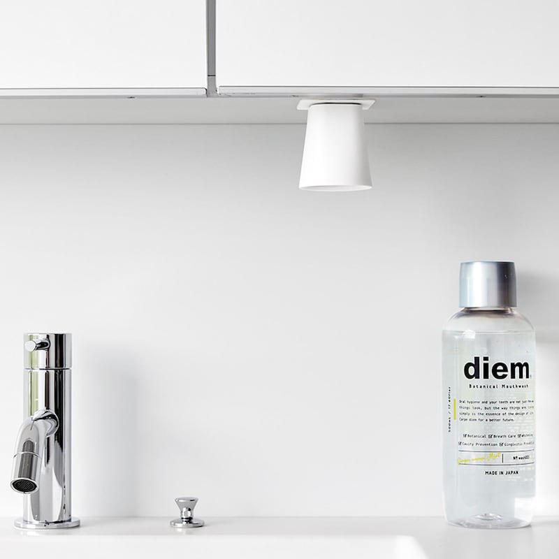 タンブラーを逆さに浮かせて収納できるから、内底に水が溜まらず衛生的