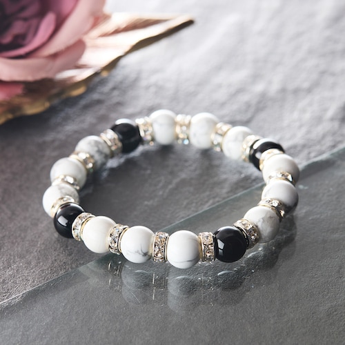 心の安定と前向きな力を宿す ハウライトとオニキスのブレスレット