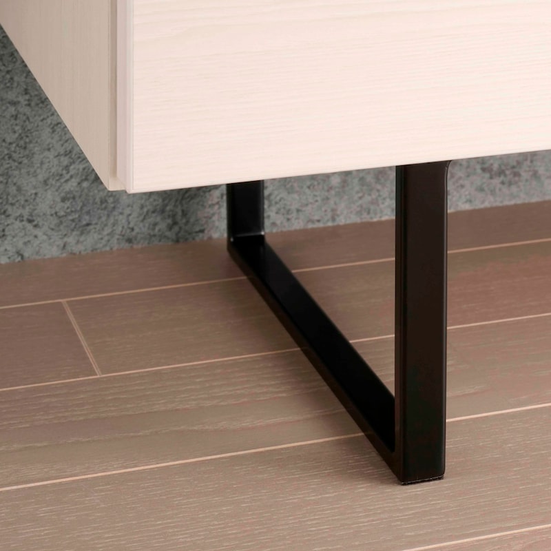 スタイリッシュで強度のあるスチール脚