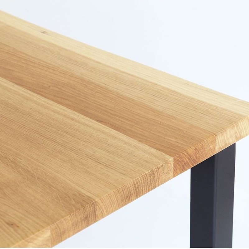 約27mm厚天板の1層構造で1枚板のような自然な仕上がり