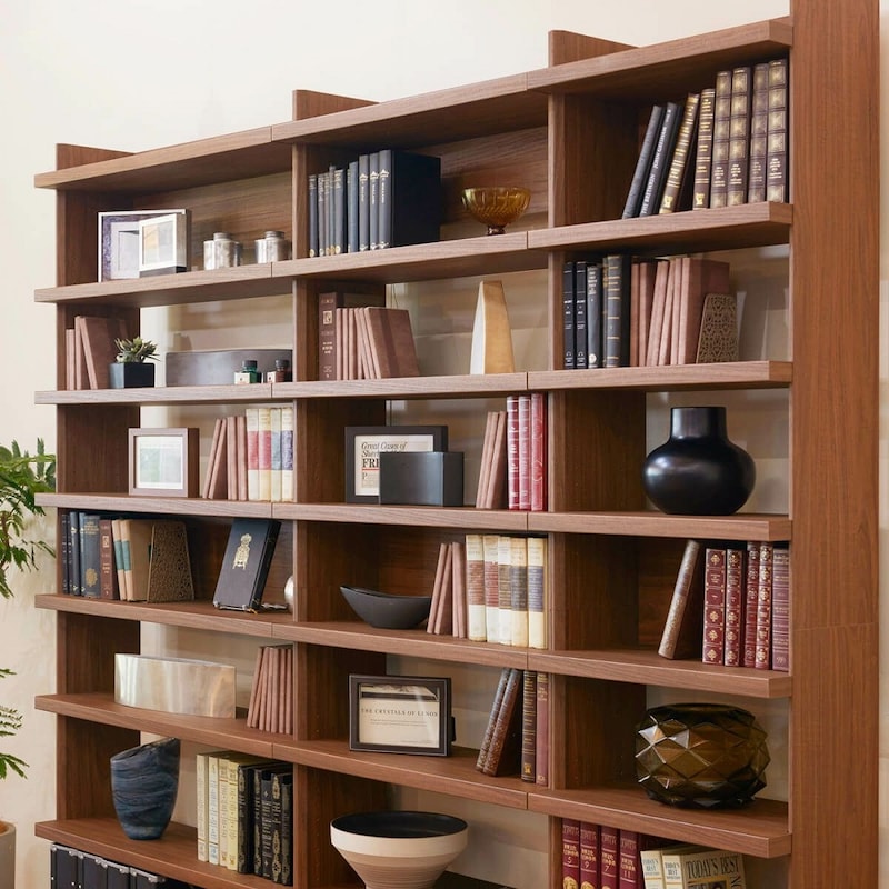 シックなブラウンは落ち着いた印象