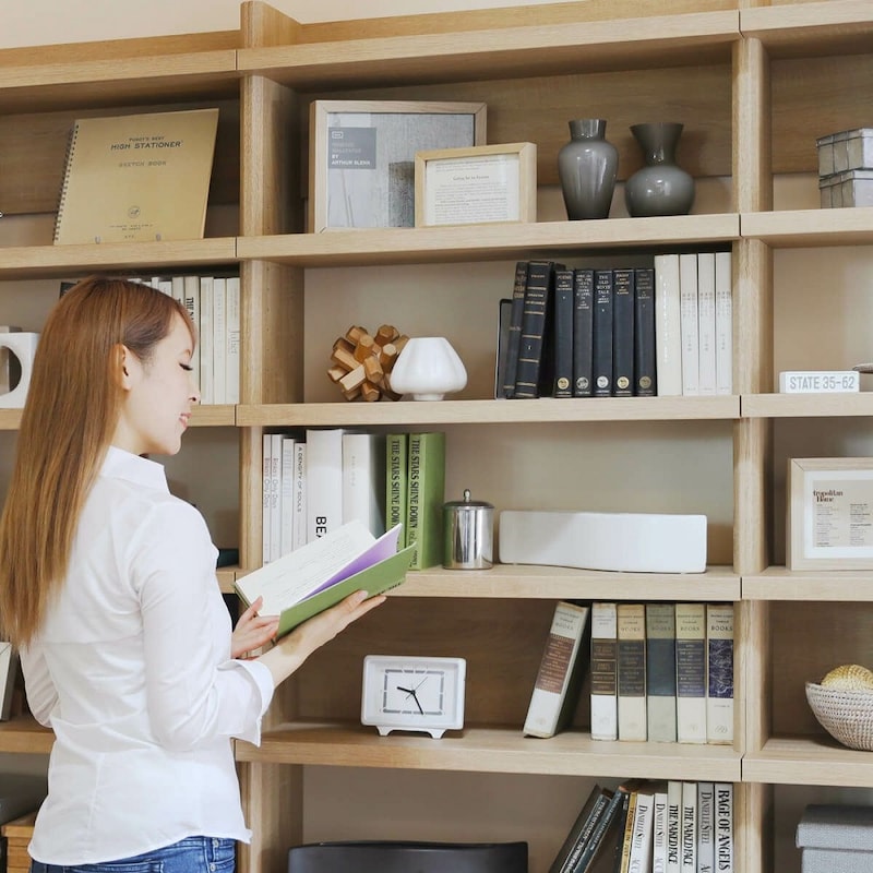 厚みのある棚板で高級感があります