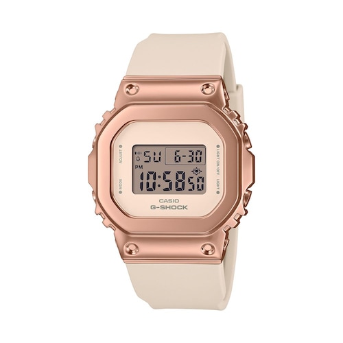 暗所でも見やすい腕時計 G-SHOCKメタルデザイン