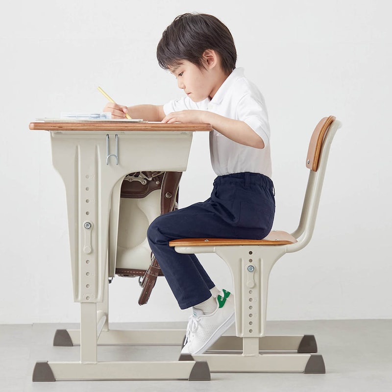 学校などで勉強するときも窮屈感のないはき心地