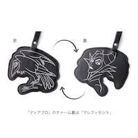 表に手下、裏にヴィランズを箔押ししたこだわり仕様のチャーム付き