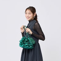 身軽なお出かけにちょうど良いコンパクトなサイズ感