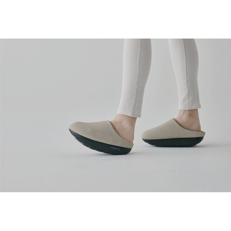 履くだけで体幹エクササイズ