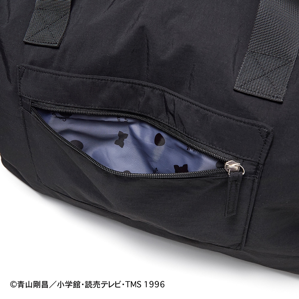 背中のファスナーポケットは小物を入れるのに便利
