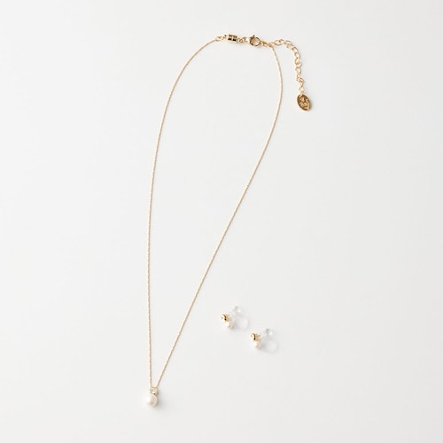 パール調ネックレス＆イヤリング・ピアスセット【簡単マグネット式】