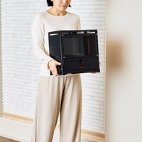 簡単に持ち運びができるコンパクトデザイン