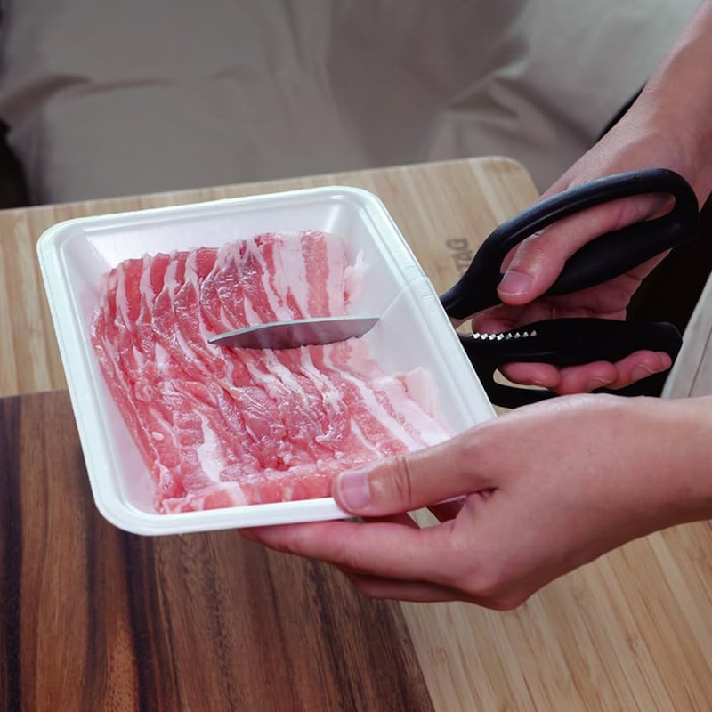 冷凍肉をパックごとカット！
