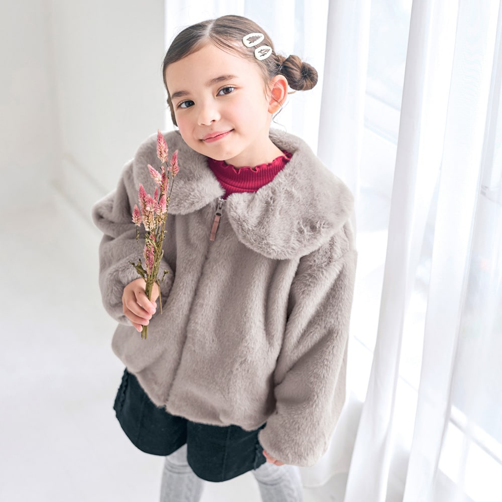 ピンクグレージュ／モデル身長108.5cm・サイズ110