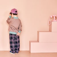 チョコレートブラウン／モデル身長104cm 、110サイズ着用