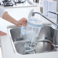 フリップトップ式なので片手で楽に水が注げます