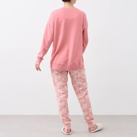 モデル身長168cm／Ｍ ※写真は撮影用のため股下+4cmになります。