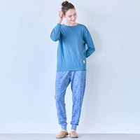 ブルー系（刺繍のようなお花畑）　モデル身長174cm／Ｍ ※写真は撮影用のため股下+4cm