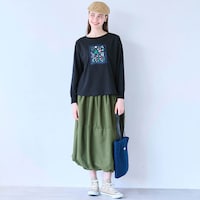 モデル身長174cm／M　スミクロ（イングリッシュガーデン）着用