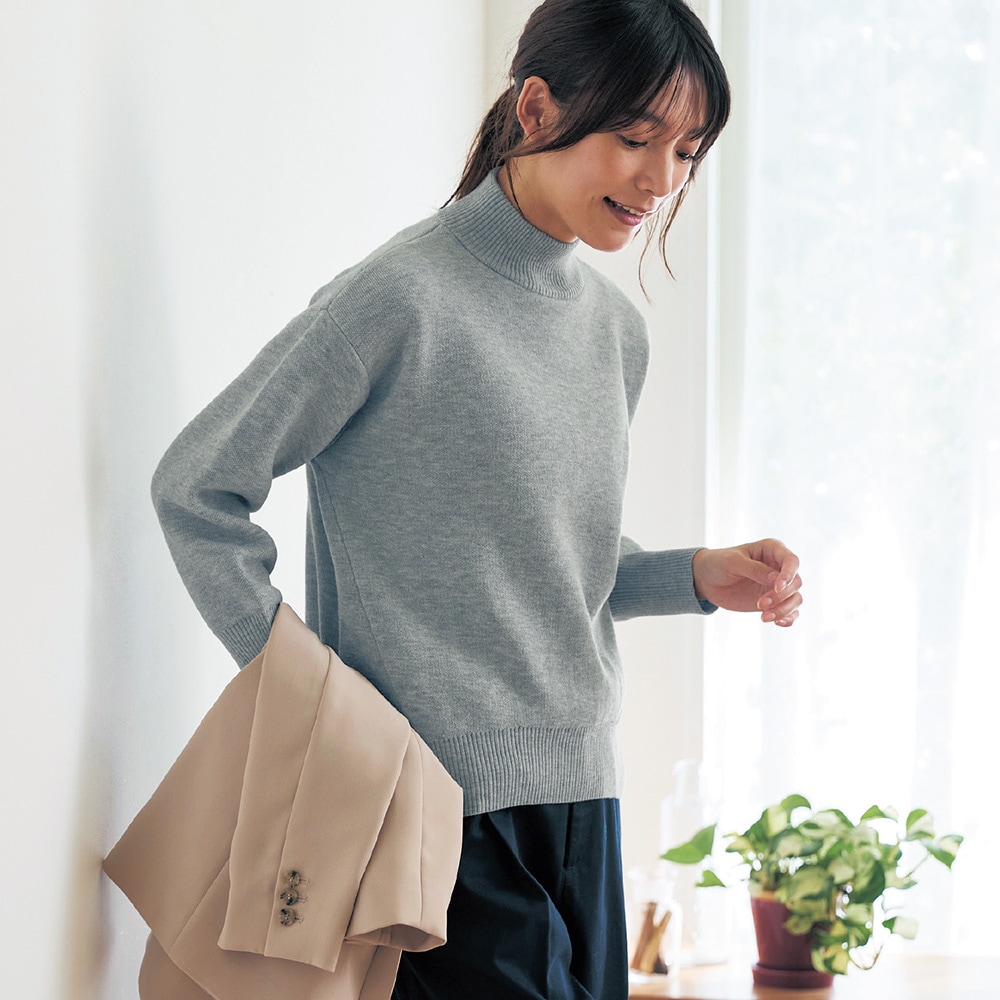 ライトグレー