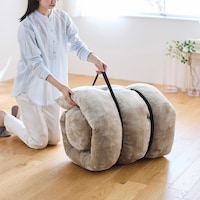 収納用のゴムバンド2本付き