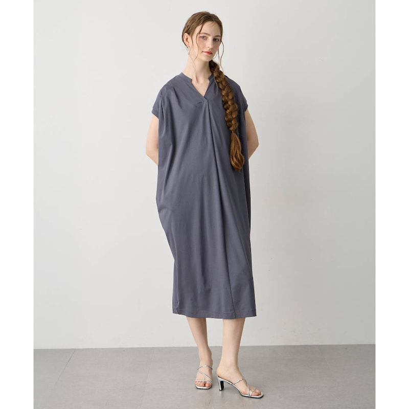 チャコールグレー