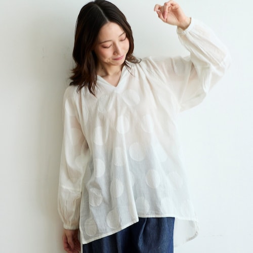 ドットジャカードブラウス