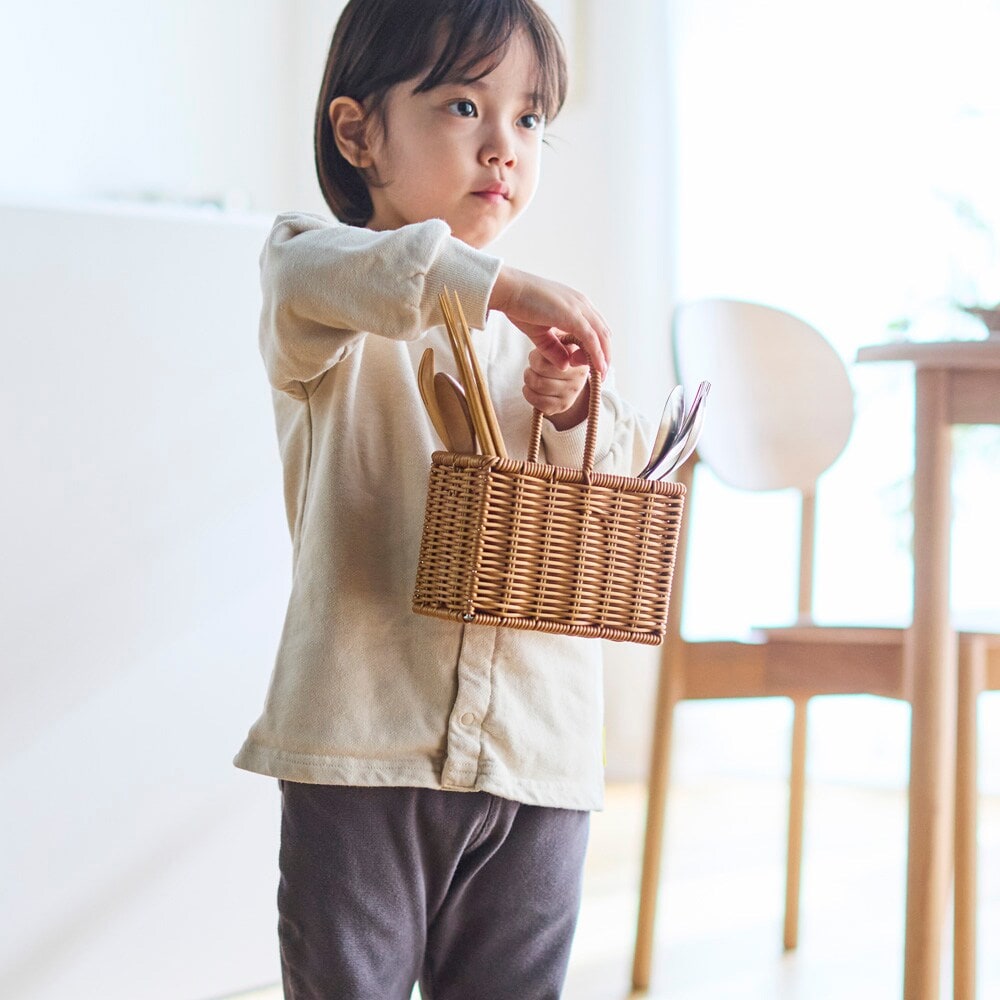 子どもも運びやすい取っ手付き