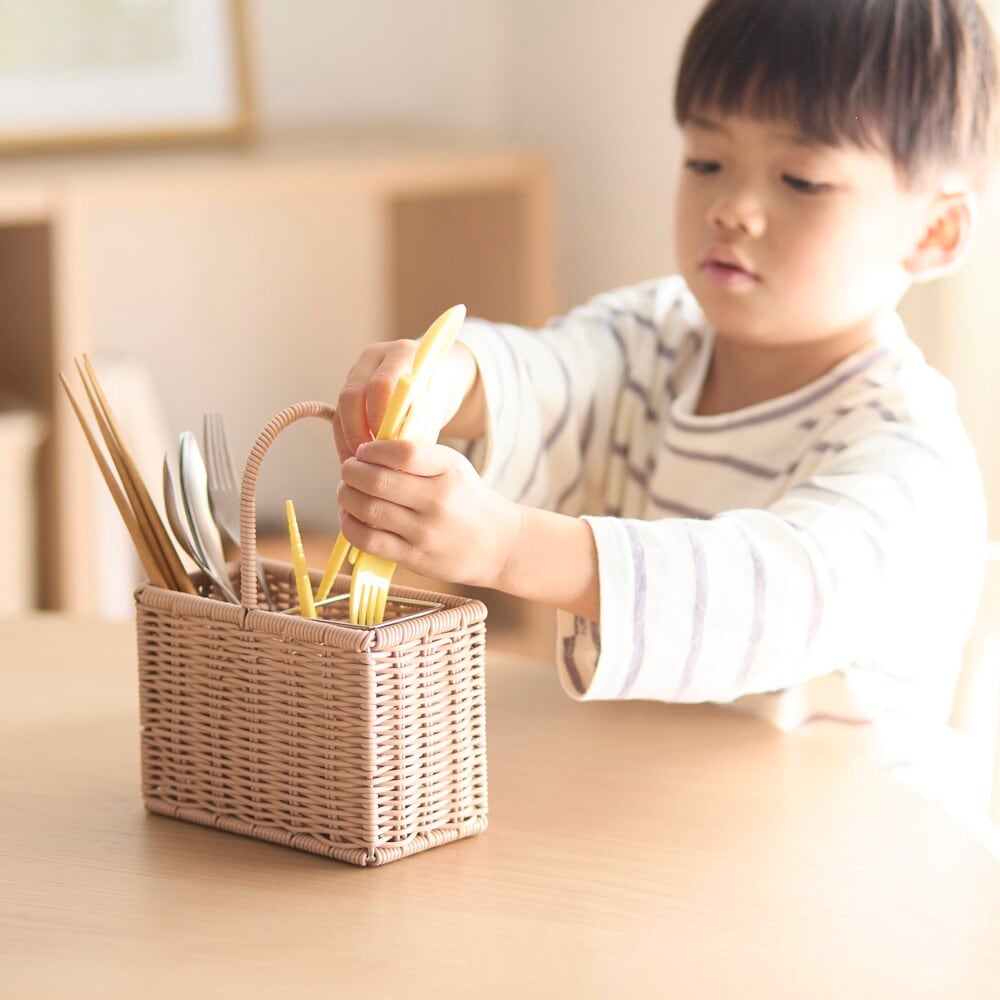 子どものカトラリーも取り出しやすい高さ設計