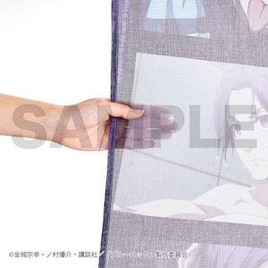 透け感のある素材を使用
