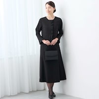 黒でまとめたブラックフォーマルスタイル