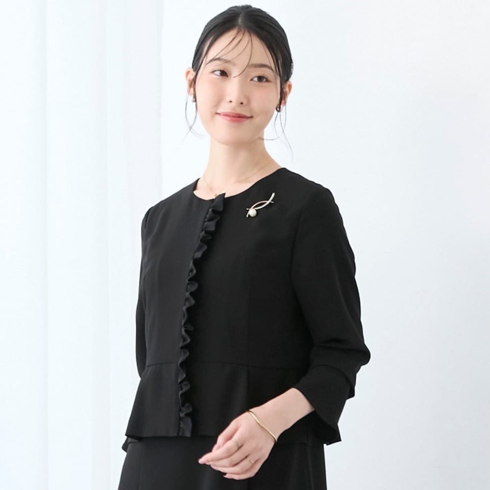 入卒などのセレモニーや、ハレの日にも（上半身アップ）