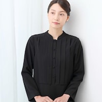 上半身：スタンドネックとピンタック