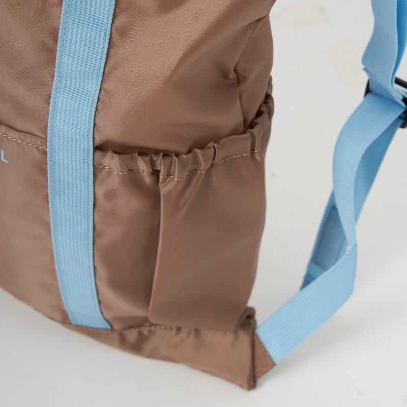 サンドベージュ