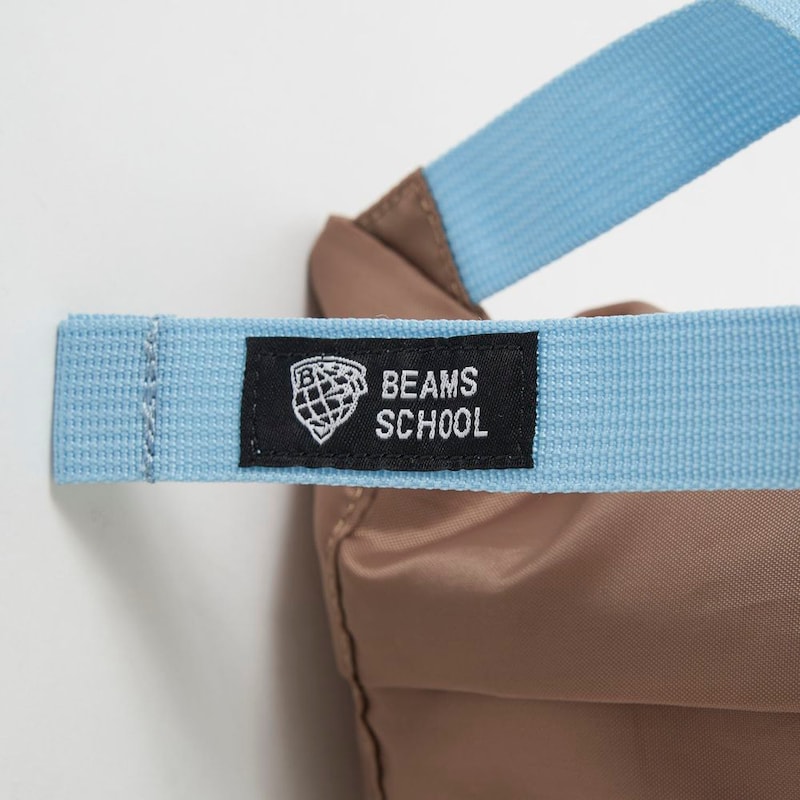 サンドベージュ