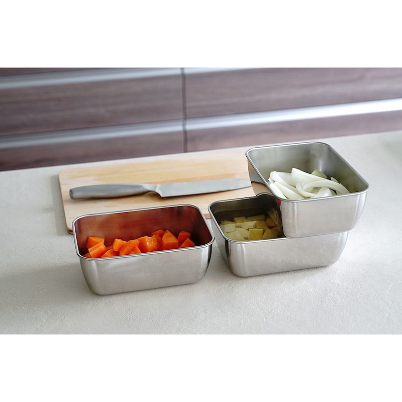 無駄のない角型のフォルムは、キッチンの隅にぴったり収まり、出しっぱなしでも美しい佇まい