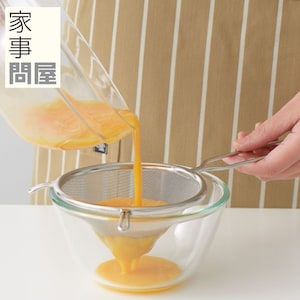 とても細かな網(30メッシュの綾織り)で仕上げた濾し器