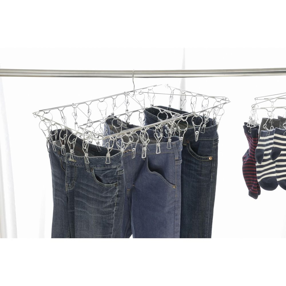 重さがあるジーンズや厚手の服もピンチがしっかりと挟みます（26ピンチ）　