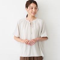 ベージュ
