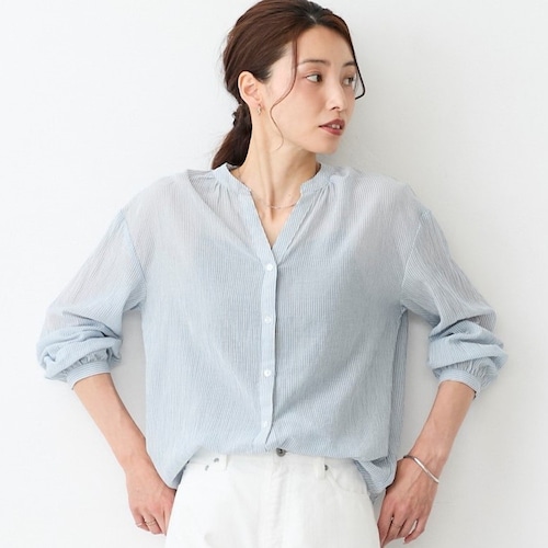 さらシャリ素材のスキッパーシャツ