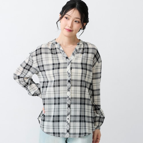 さらシャリ素材のスキッパーシャツ