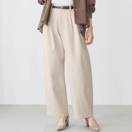 すっきり見えを叶えるチノタックバレルハンサムパンツ