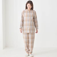 モデル身長166cm／M ※写真は撮影用のため+股下3cmになります。