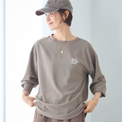 とことん着回しができるロゴTEEブラウス