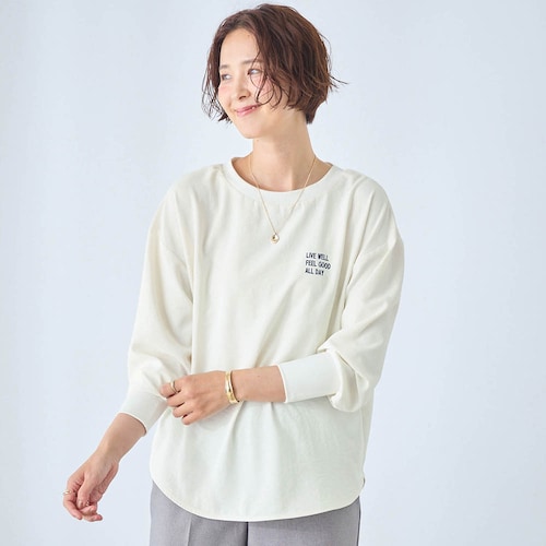 とことん着回しができるロゴTEEブラウス