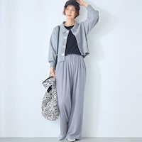 モデル身長168cm／M ※写真は撮影用のため股下+6cmになります。