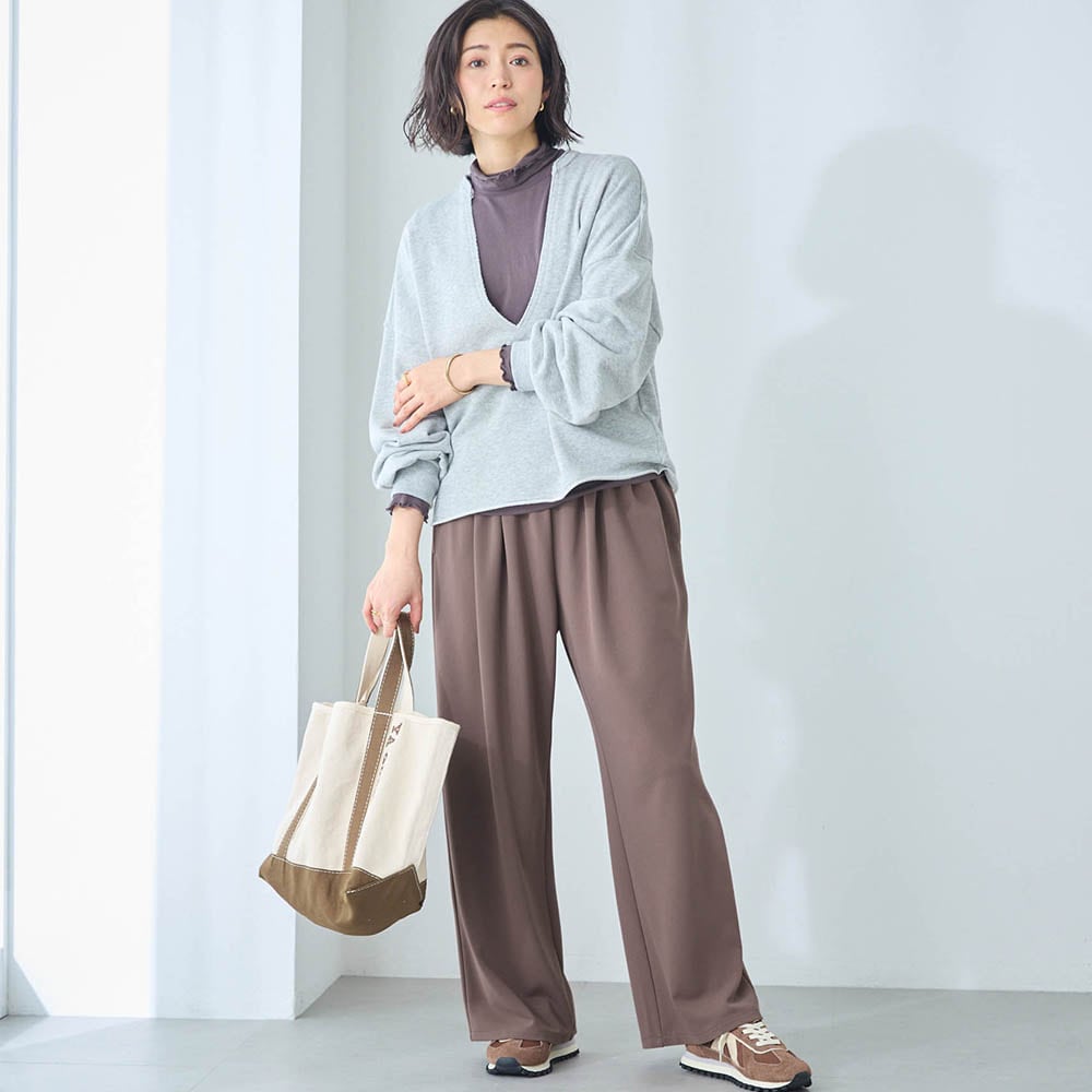 モデル身長168cm／M ※写真は撮影用のため股下+6cmになります。