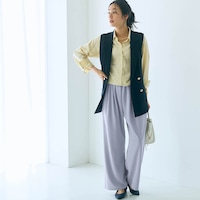 モデル身長169cm／M ※写真は撮影用のため股下+6cmになります。