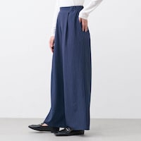 モデル身長168cm／M ※写真は撮影用のため股下+4cmになります。