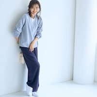 モデル身長165cm／M ※写真は撮影用のため股下+4cmになります。
