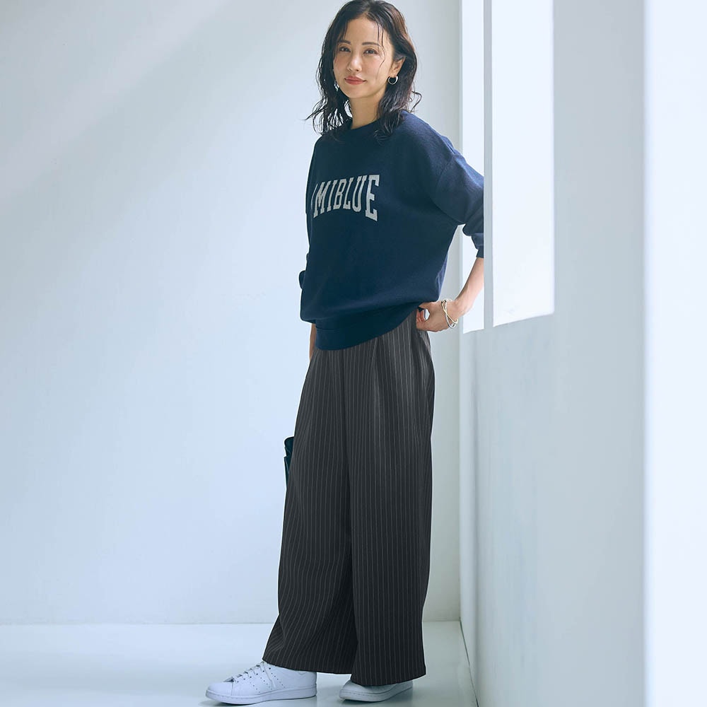 モデル身長165cm／M ※写真は撮影用のため股下+4cmになります。