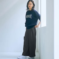 モデル身長165cm／M ※写真は撮影用のため股下+4cmになります。